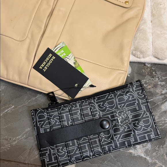 Marc by Marc Jacobs Turnlock Percy crossbody bag EUC + Badgley Mischka NWT - Picture 5 of 8